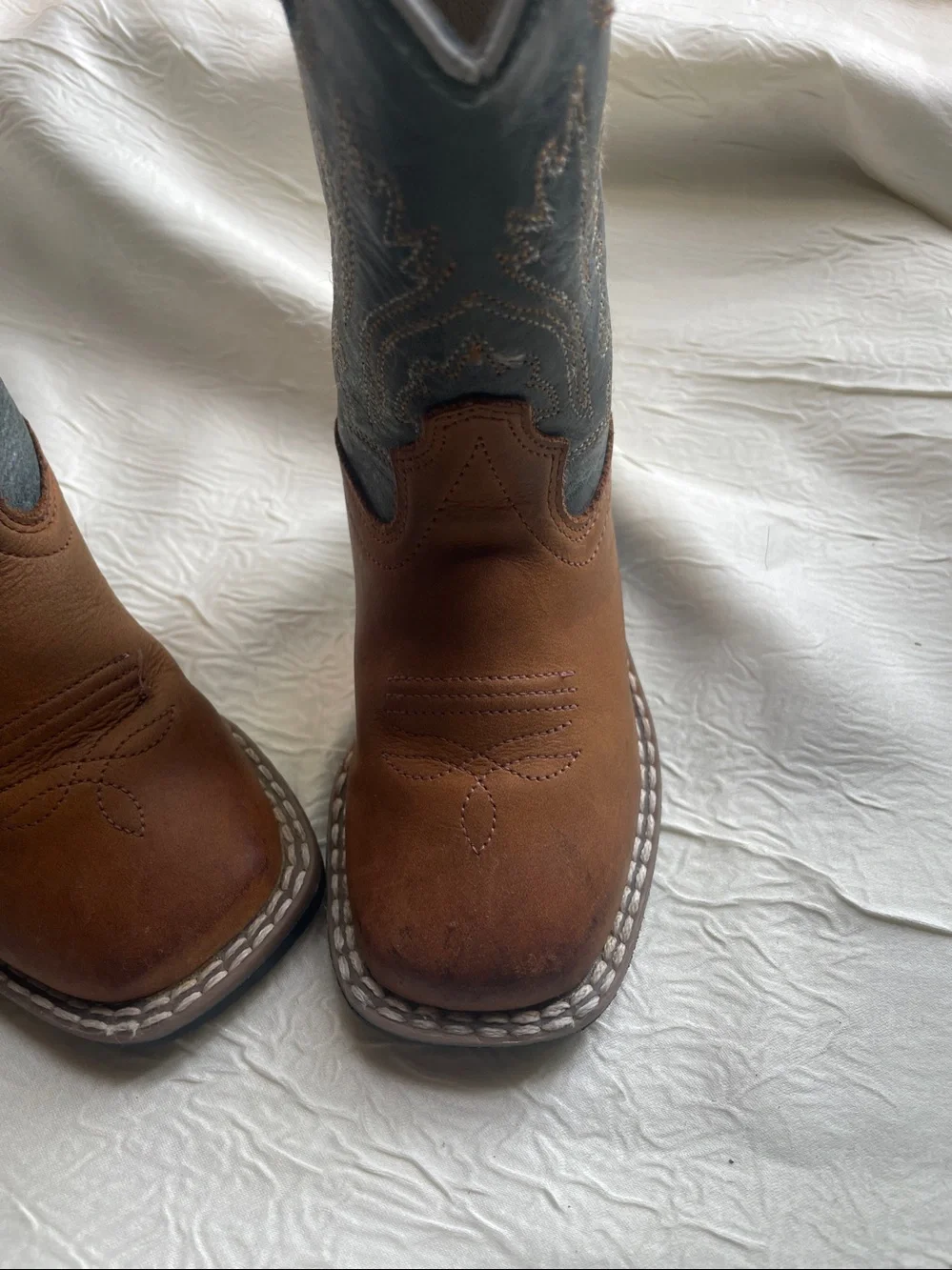 Cody James Kids Two-Tone Brown and Dark Green Western Cowboy boots.